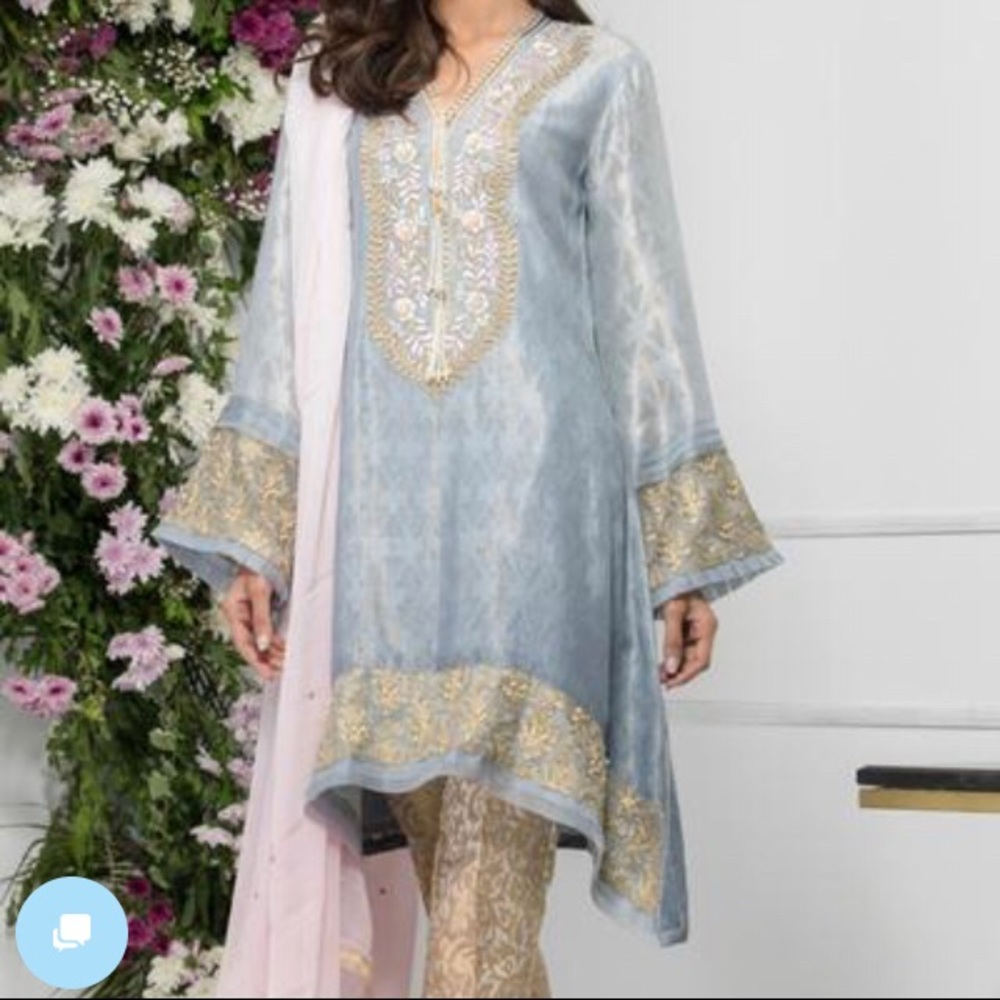 Small 3 piece Pakistani suit